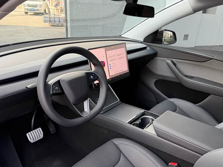 Фото 3 - Tesla Model Y
