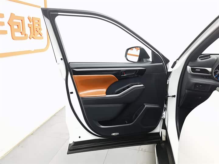 Фото 8 - Toyota Crown Kluger
