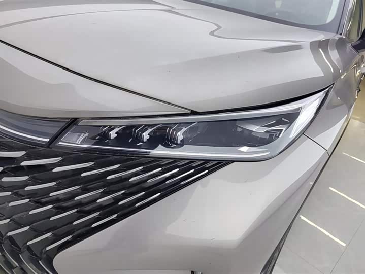 Photo 5 - Roewe RX5 Hybrid