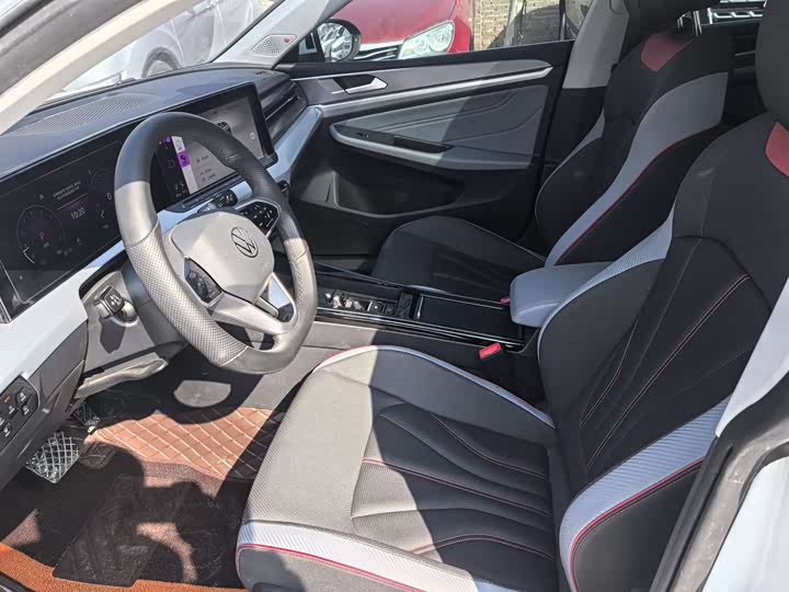 Photo 8 - Volkswagen Lamando L