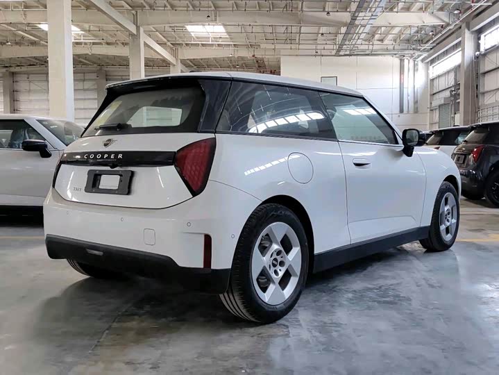 Фото 8 - Mini Cooper