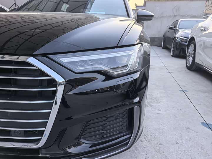 Фото 7 - Audi A6L