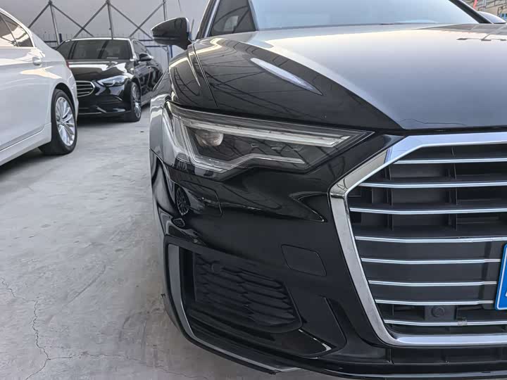 Фото 8 - Audi A6L