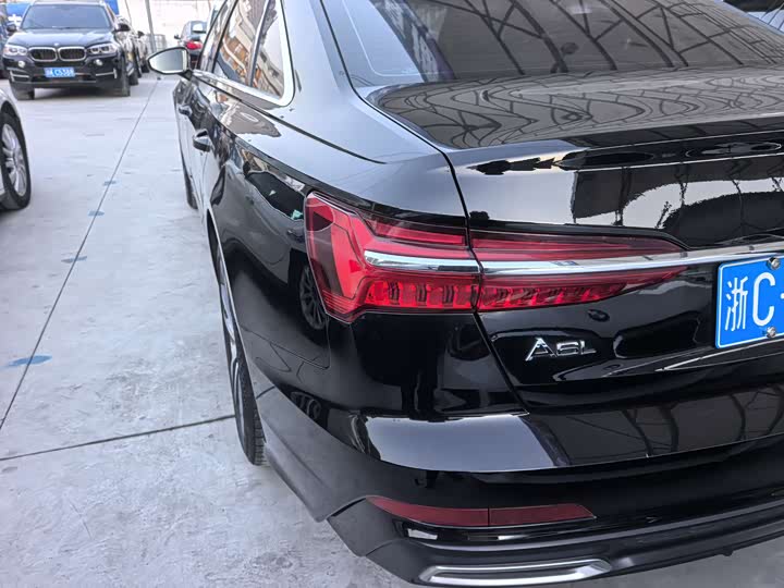 Фото 9 - Audi A6L