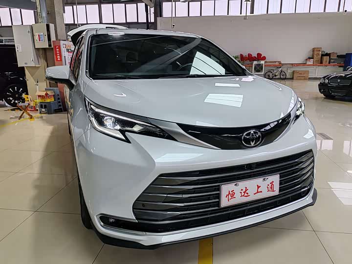 Фото 3 - Toyota Sienna