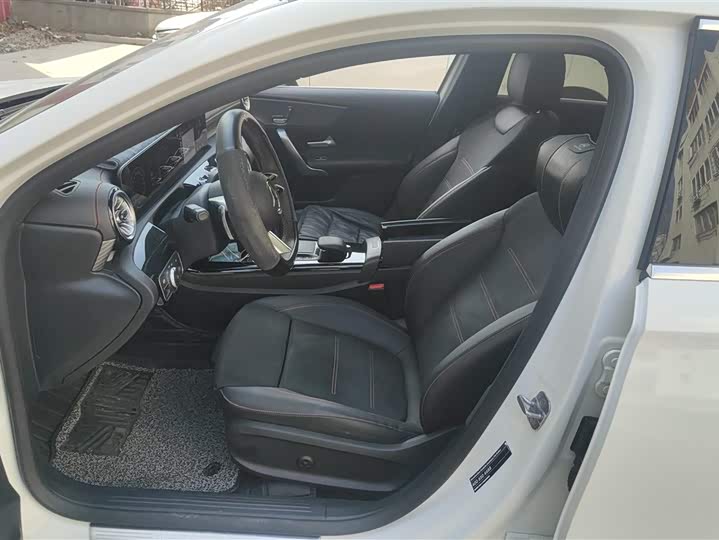 Фото 9 - Mercedes-Benz A-Class