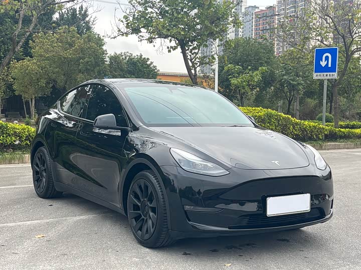 Photo 3 - Tesla Model Y