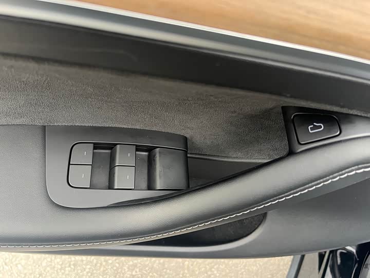 Photo 9 - Tesla Model Y