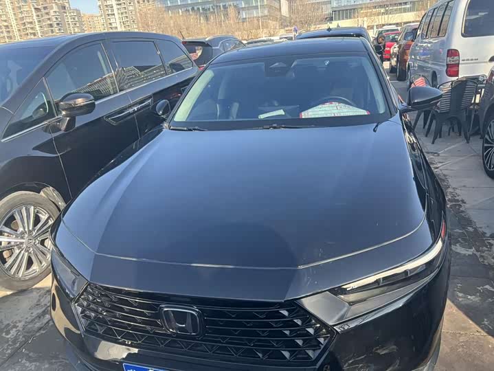 Фото 2 - Honda Accord