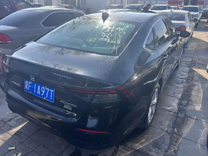 Фото 4 - Honda Accord