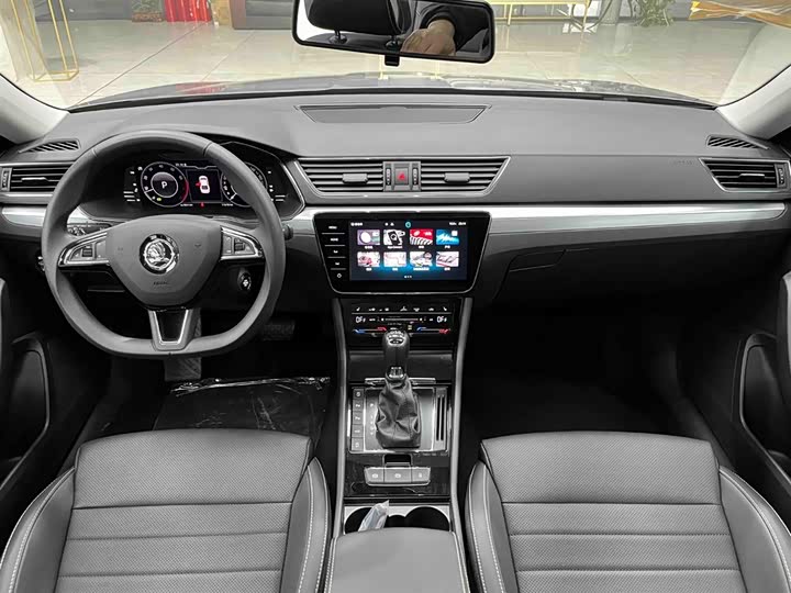 Фото 2 - Skoda Superb