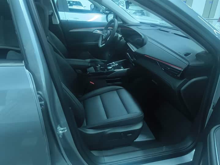 Фото 8 - Buick Envision S