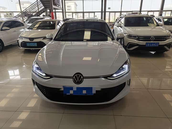 Photo 2 - Volkswagen Lamando L