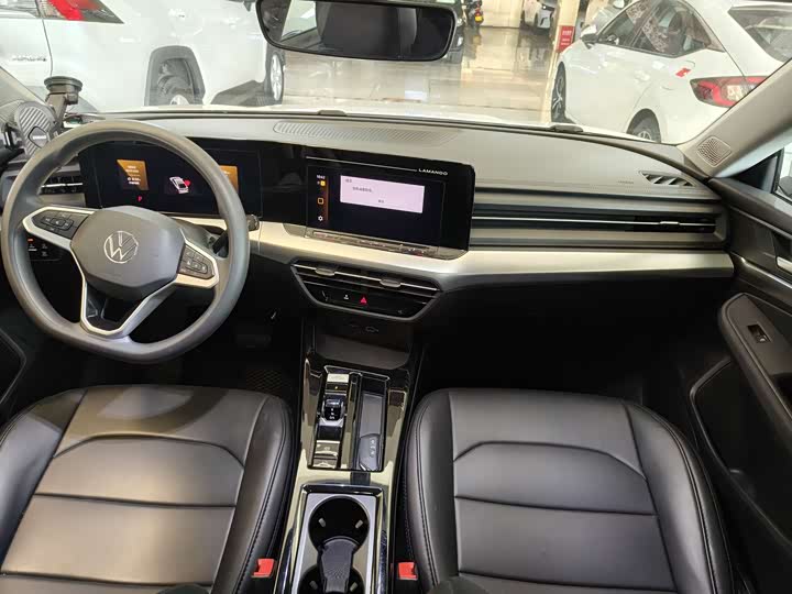 Photo 8 - Volkswagen Lamando L