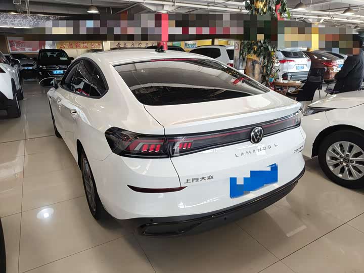 Photo 9 - Volkswagen Lamando L