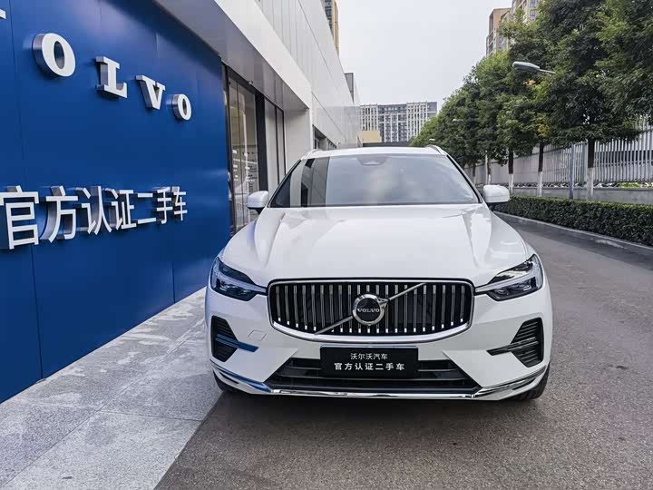 Photo 2 - Volvo XC60