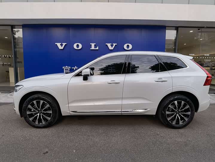 Photo 3 - Volvo XC60