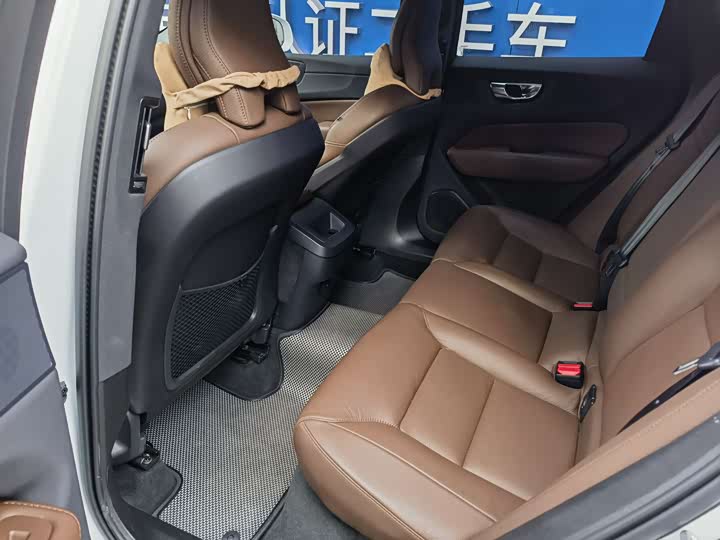 Photo 9 - Volvo XC60