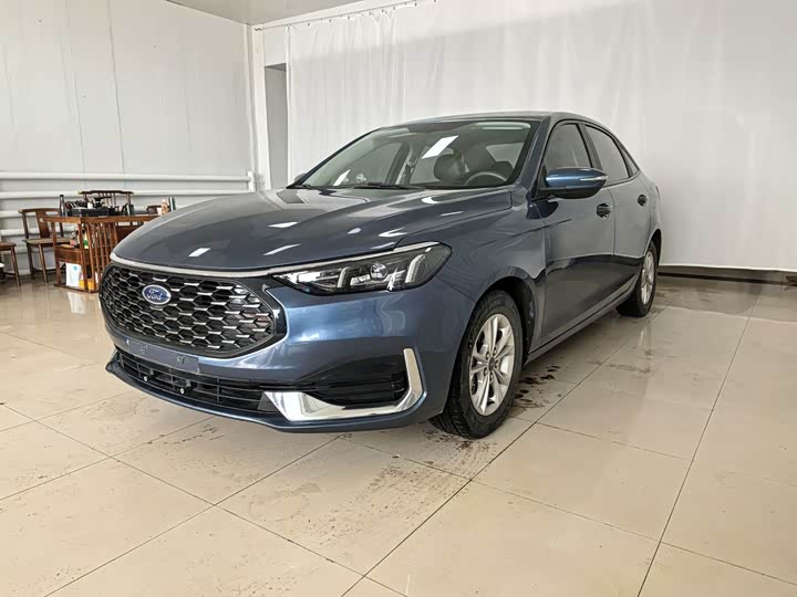 Фото 2 - Ford Escort