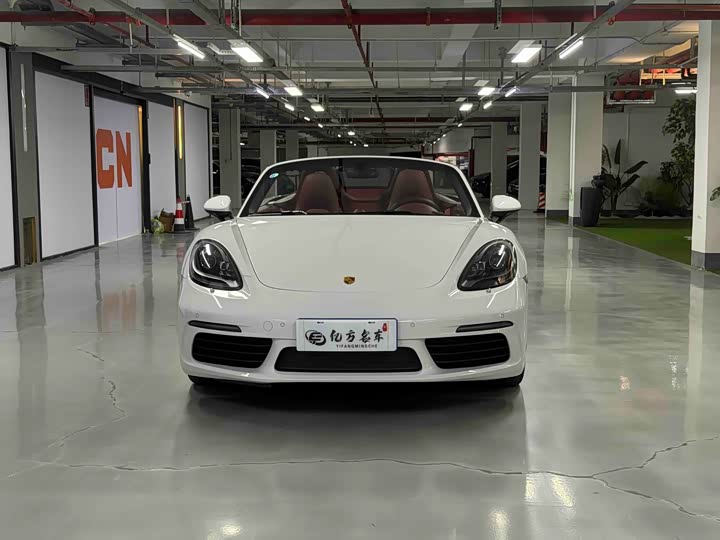 Photo 2 - Porsche 718