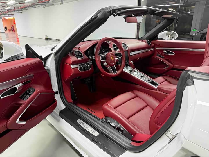 Photo 4 - Porsche 718