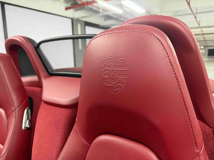 Photo 7 - Porsche 718