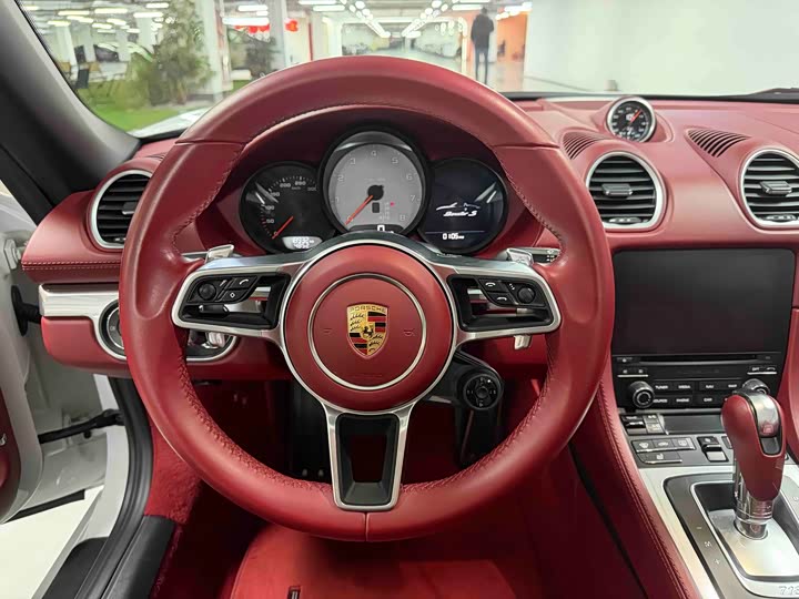 Photo 9 - Porsche 718