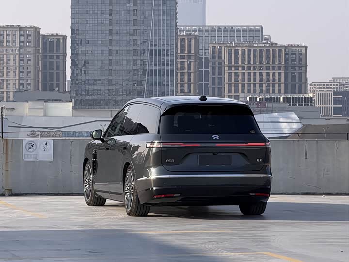 Фото 7 - Nio ES8