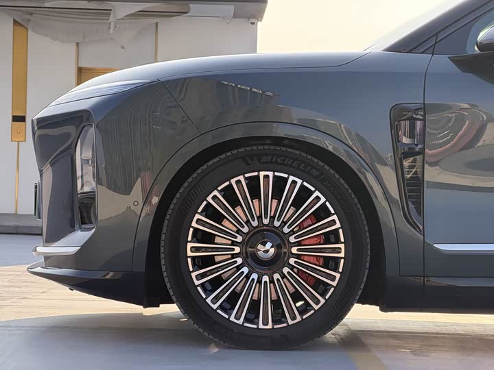 Фото 9 - Nio ES8