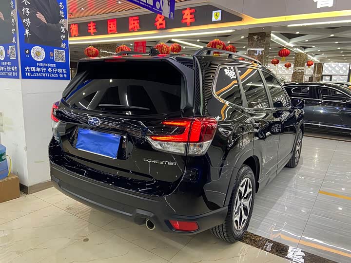 Photo 4 - Subaru Forester