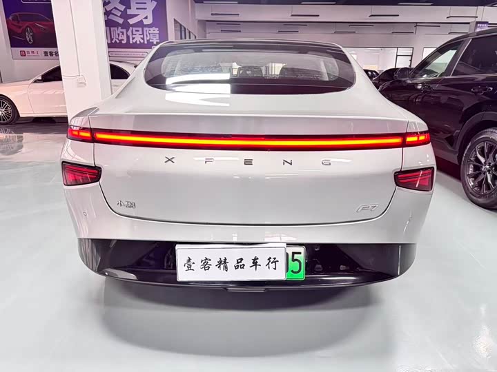 Фото 8 - XPeng P7