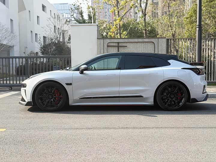 Фото 3 - Zeekr 001 FR