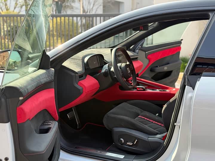 Фото 4 - Zeekr 001 FR