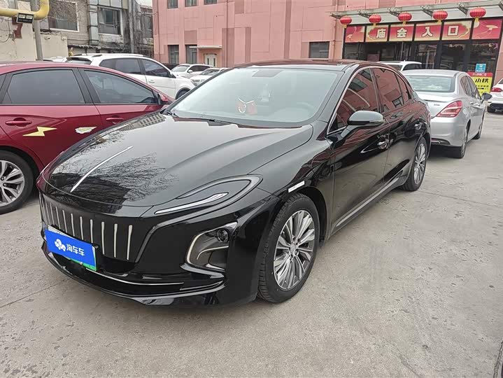 Фото 1 - Hongqi E-QM5
