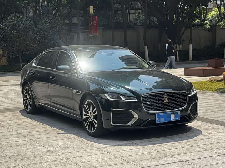 Фото 2 - Jaguar XF L