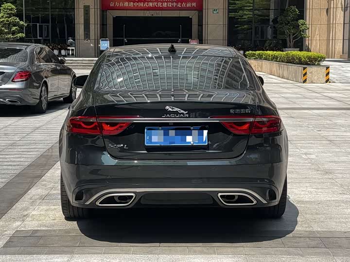 Фото 4 - Jaguar XF L