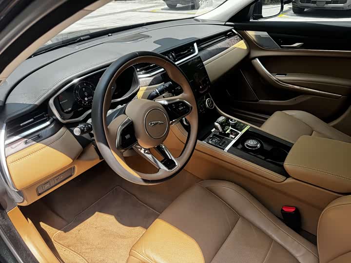 Фото 9 - Jaguar XF L
