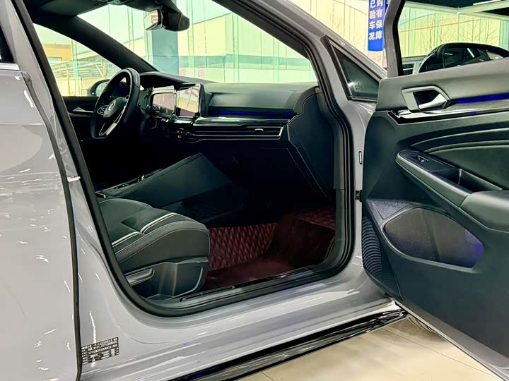 Фото 8 - Volkswagen Golf