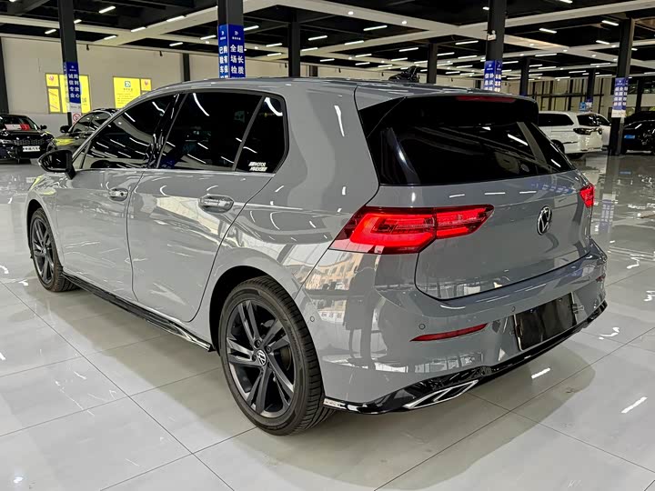 Фото 9 - Volkswagen Golf