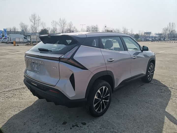 Фото 5 - Geely Atlas