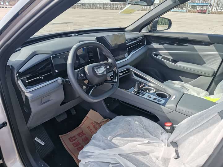 Фото 9 - Geely Atlas