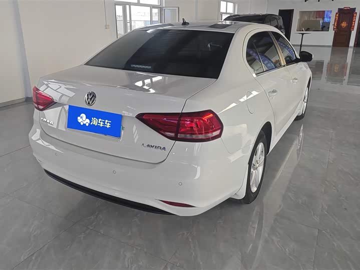 Фото 3 - Volkswagen Lavida