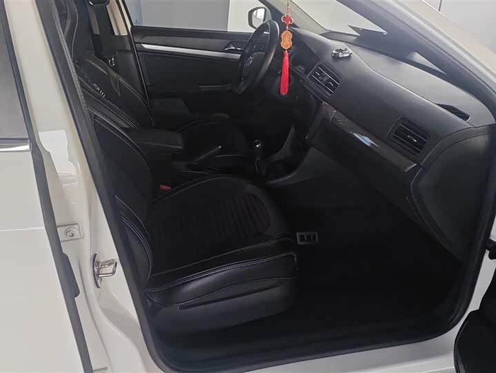 Фото 8 - Volkswagen Lavida