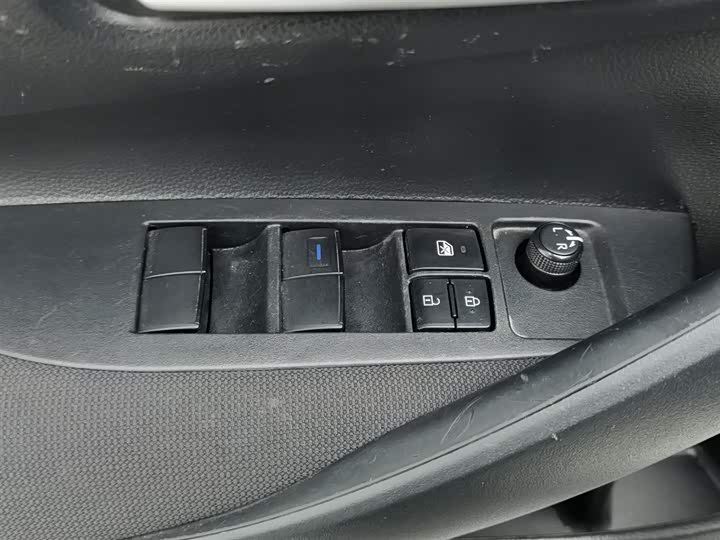 Фото 9 - Toyota Corolla