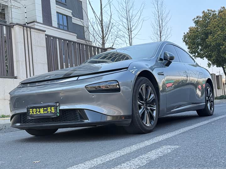 Фото 2 - XPeng P7