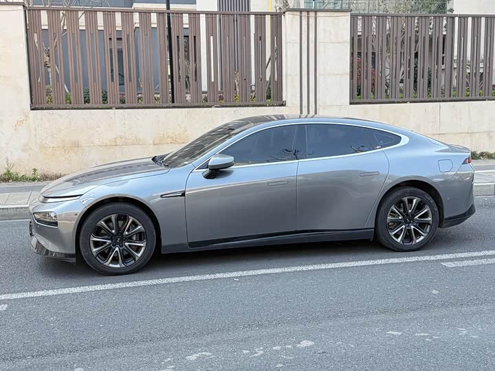 Фото 8 - XPeng P7