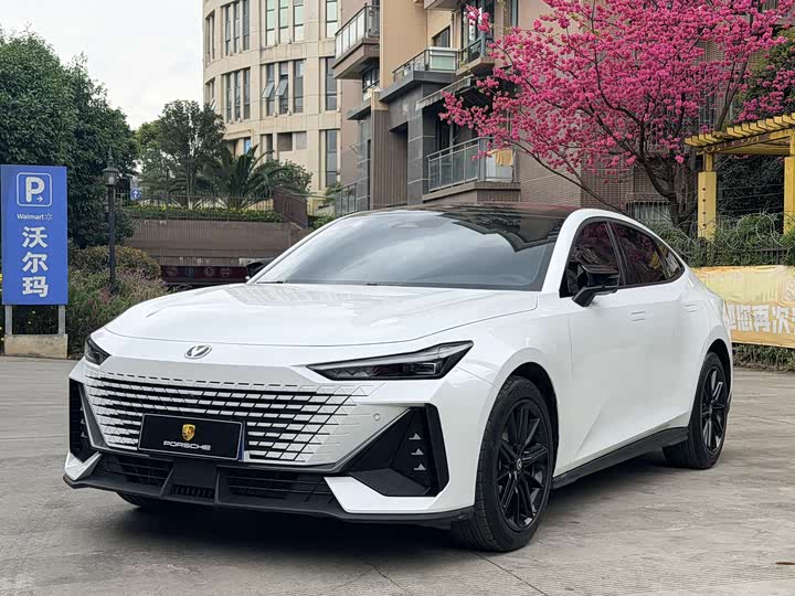 Фото 2 - Changan UNI-V