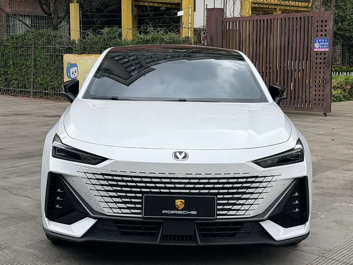 Фото 3 - Changan UNI-V