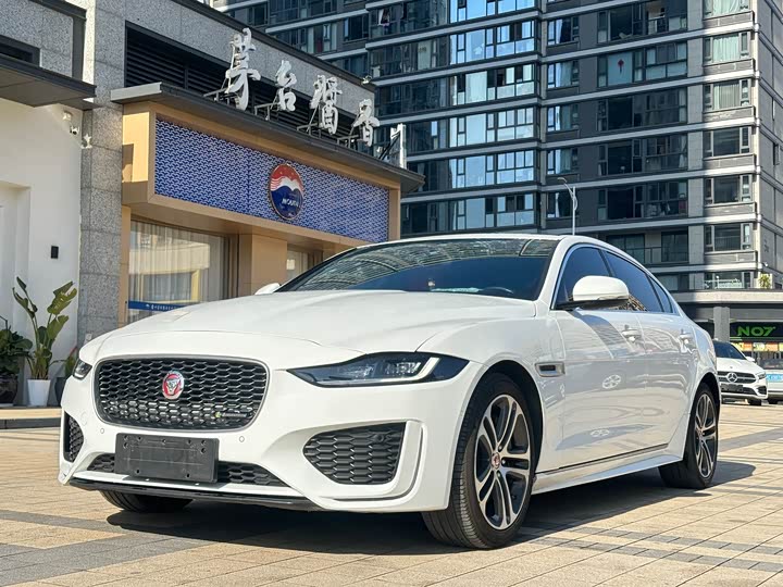 Photo 1 - Jaguar XE L