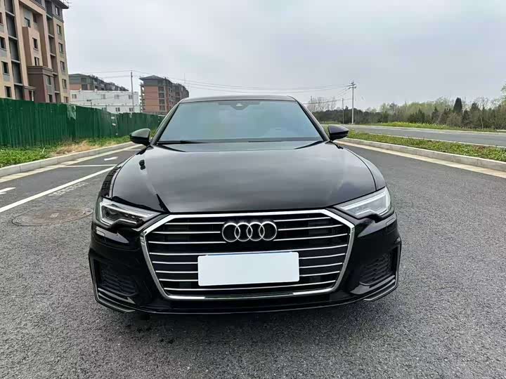 Фото 2 - Audi A6L